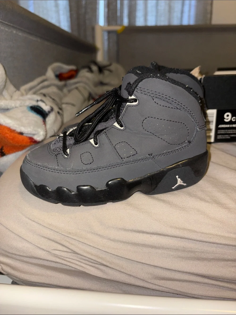 Jordan Kids Black and Dark Gray Retro Low-Top Sneakers